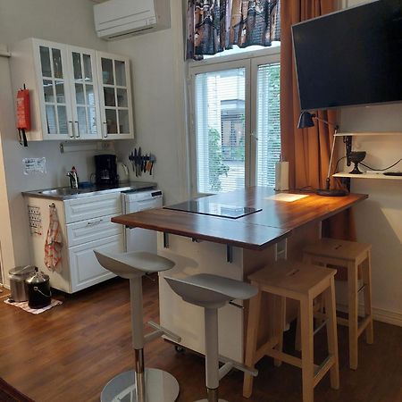 Remontoitu Asunto Vanhassa Talossa - Renovated Apartment At The Heart Of Turku Exterior photo